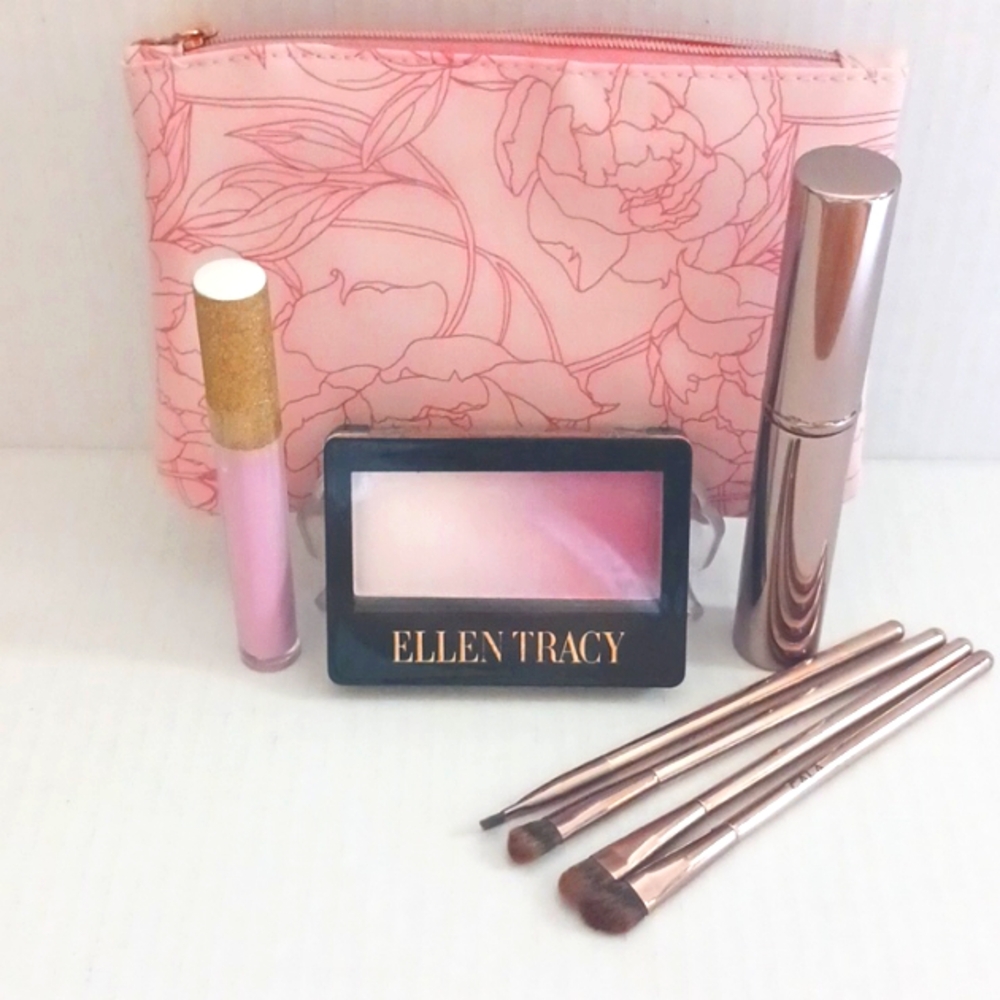 NWT IPSY COSMETIC BAG WITH 6 PRODUCTS FULL SIZE